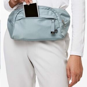 NWOT Lululemon On The Beat Belt Bag *4.5L, Blue Cast